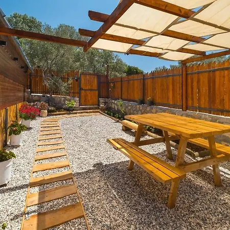Hidden Bungalow